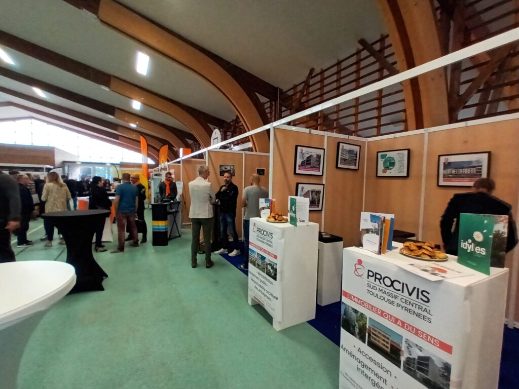 Notre stand avec nos programmes sur Rodez et les alentours pour le 7ème Congrès des Maires